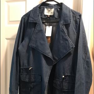 Lightweight jacket with draw string belt